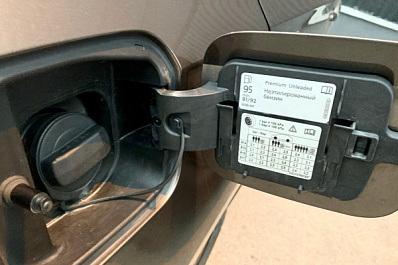 Автоэксперт рассказал, какой бензин лучше заливать в бак в морозы