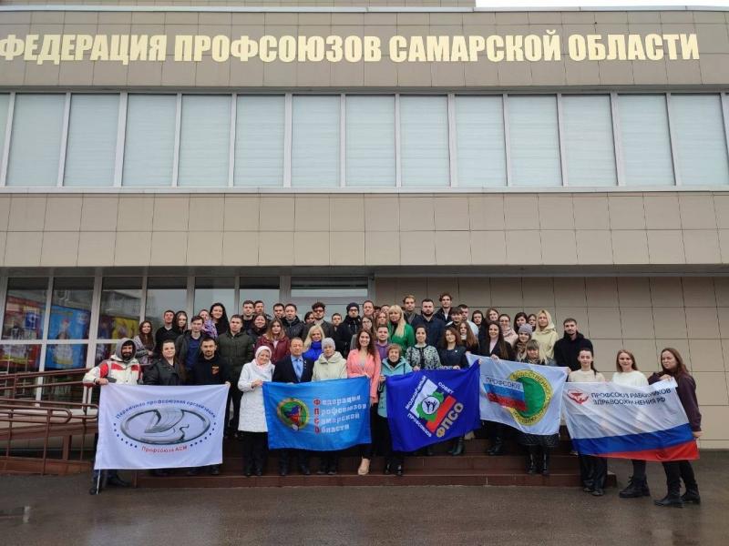 В День профсоюзов Самарской области губернатор Дмитрий Азаров обратился к землякам