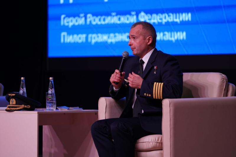 Герой России Дамир Юсупов встретился со студентами Самарской области