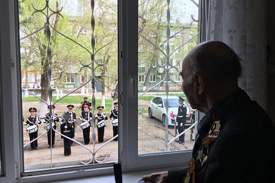 "Спасибо за мир и свободу!": в Самарской области герои Великой Отечественной получили поздравления и подарки от "Единой России"