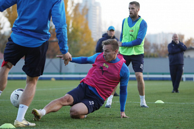 "Крылья Советов" сыграют против "Волгаря" без четырех футболистов