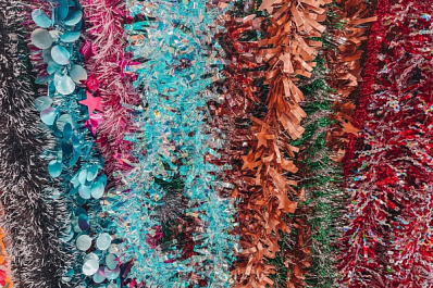 Россиянам рассказали, как украсить елку в преддверии года дракона