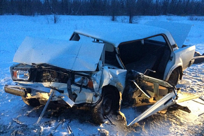 Водитель "семерки" погиб в страшном ДТП в Самарской области