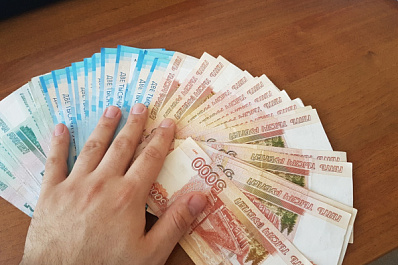 В Самарской области директор ЦКД фиктивно трудоустроил сына и выплатил ему более 1,4 млн рублей