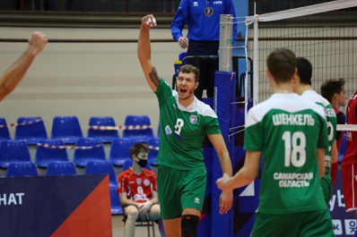 Волейбольная "Нова" одержала разгромную победу над одинцовской "Искрой"