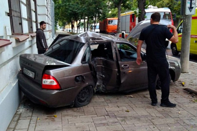 "Зеленые" атакуют: в Самаре произошло очередное ДТП с деревом
