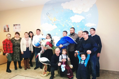 Два мальчика и девочка: в самарской семье родились тройняшки