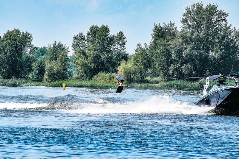 В Тольятти прошло первенство России по воднолыжному спорту в дисциплине вейкборд-катер