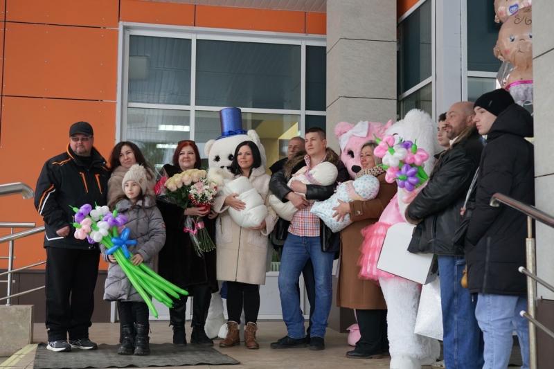 Из областного Перинатального центра выписали тройню