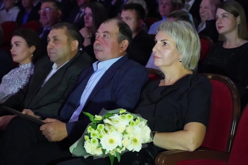 За труд и преданность земле: в Самарской области награждены труженики села