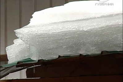 В Самаре возбудили уголовное дело из-за падения глыбы льда на ребенка