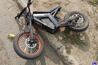 В Самаре мужчина на легковушке сбил 13-летнего подростка на электровелосипеде