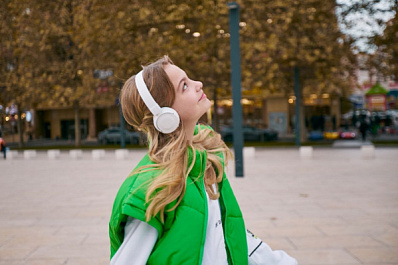 Мода на ретро: самарцы переходят на полноразмерные наушники