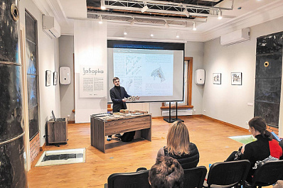 История площади и шерстяной ангел: в музее-галерее "Заварка" прошли лекции и мастер-класс