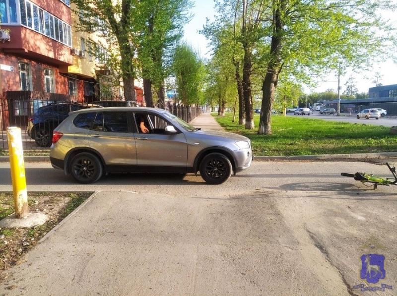 В Самаре водитель мопеда наехал на 70-летнего пешехода