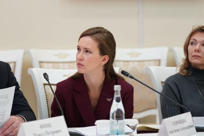 Повышение производительности труда и автоматизация процессов: Вячеслав Федорищев 20 ноября провел заседание Правительства Самарской области