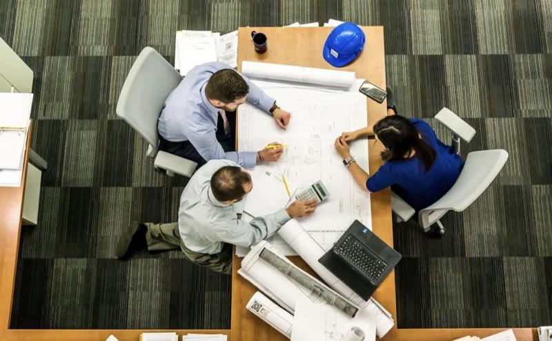 Соцопрос: россияне стали больше работать и меньше отдыхать