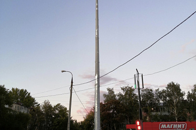 В Самаре на ул. Советской Армии появился "неопознанный" объект