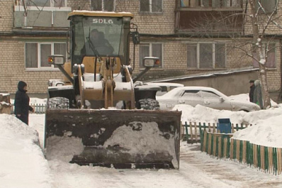 Специалисты Госжилинспекции проверили качество уборки снега и наледи в Жигулевске