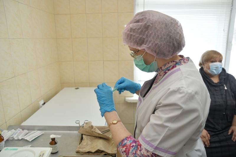 В Рощинском заработал мобильный комплекс для вакцинации от коронавируса 