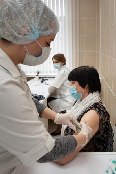 Вакцинация от коронавируса началась на крупнейшем предприятии Сызрани