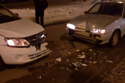 В Тольятти 6-летняя девочка пострадала во время столкновения двух вазовских легковушек 