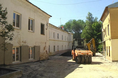 Жители областного центра контролируют благоустройство дворов на ул. Алексея Толстого и ул. Самарской