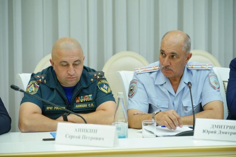 Эпидобстановка, итоги летней оздоровительной кампании, обращения граждан - главные темы оперативного совещания в Правительстве региона