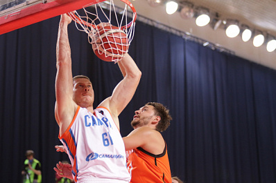 Баскетболисты "Самары" одержали победу над "Буревестником"