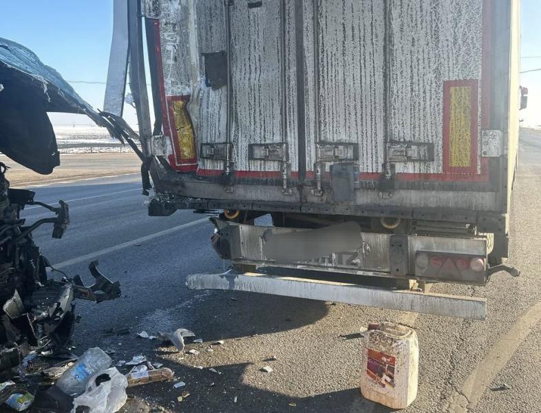 В Самарской области 8 февраля два человека пострадали в аварии с фурами