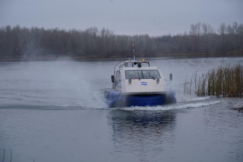 Со скоростью ветра: новое судно-амфибия может скользить по земле, воде и льду
