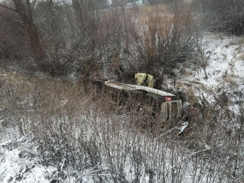 В селе Кошки легковушка вылетела в кювет и перевернулась