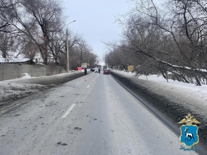 В Самаре на Аэропортовском шоссе перевернулась иномарка