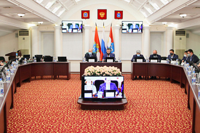 Депутаты обсудили вопросы городского хозяйства: новый транспорт, безопасные дороги и уборка снега