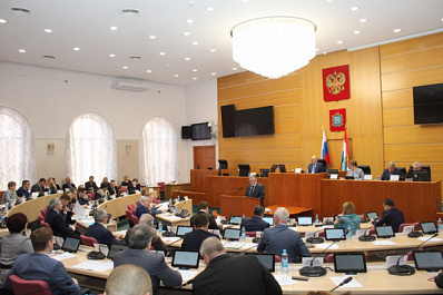 Из бюджета области добавили средства на образование, здравоохранение и благоустройство