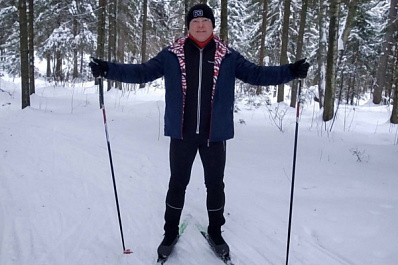 Лыжный марафон и 63 отжимания: Дмитрий Азаров начал 2022 год со спорта