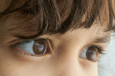 Врач объяснила, почему во время каникул глаза детей находятся в опасности