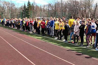 Юные легкоатлеты Самары приняли участие в городской эстафете ко Дню Победы
