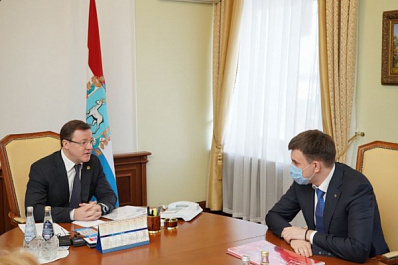 Дмитрий Азаров: "Рассчитываю на все спортивные федерации, и конечно, на Федерацию бокса, в проведении воспитательной работы среди молодежи"