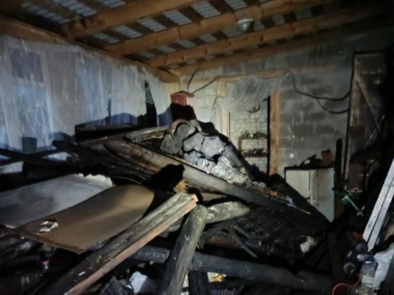 В Сызранском районе всю ночь 17 сентября тушили частный дом