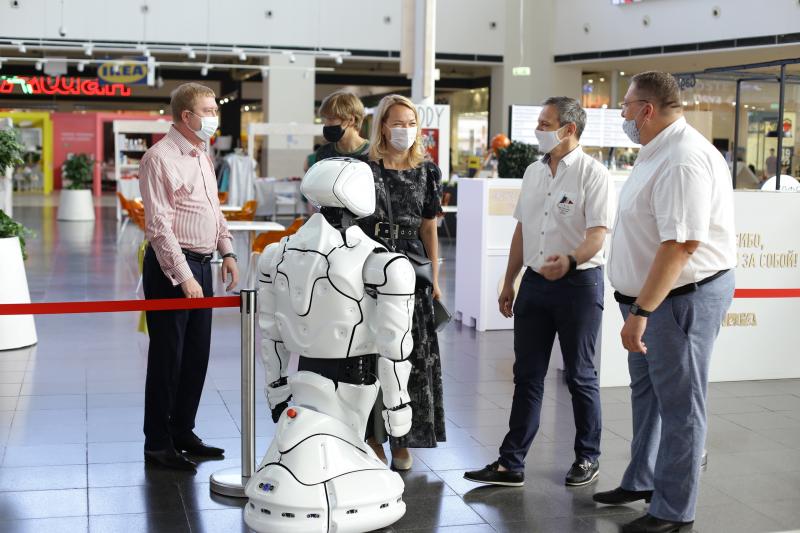 В Самаре поздравили работников торговли и вручили свидетельства обладателям знака "Самарский продукт"