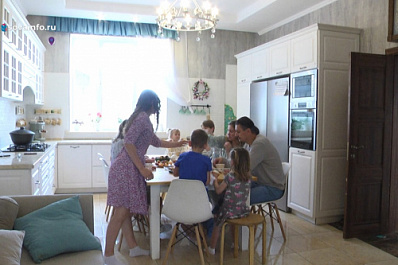 Многодетные родители из Чапаевска рассказали о пользе мер господдержки