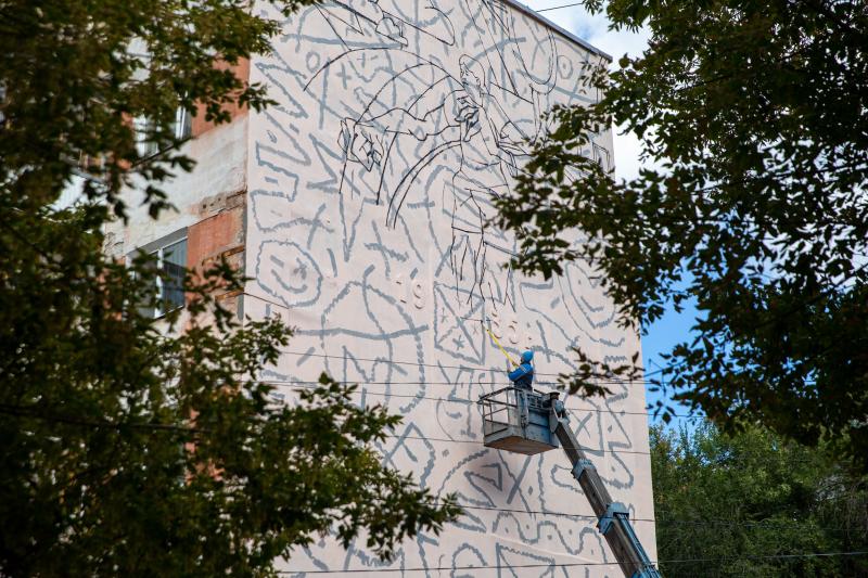 Участники Samara Ground 2021 начали рисовать муралы на Ленинградской и Первомайской