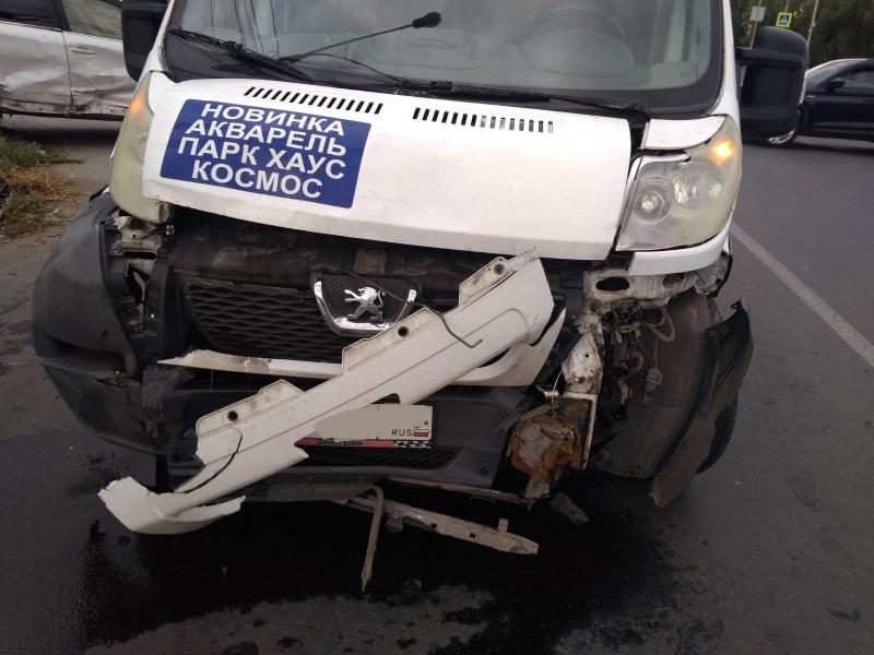 В Тольятти три пассажира маршрутки пострадали в столкновении с легковушкой