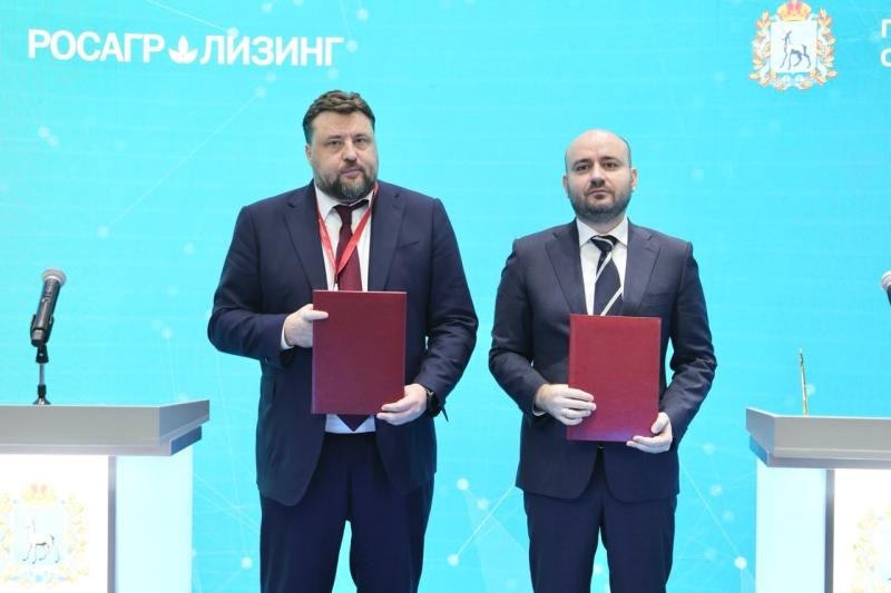 Еще 43 млрд инвестиций: третий день работы на ПМЭФ делегации Самарской области во главе с губернатором Вячеславом Федорищевым