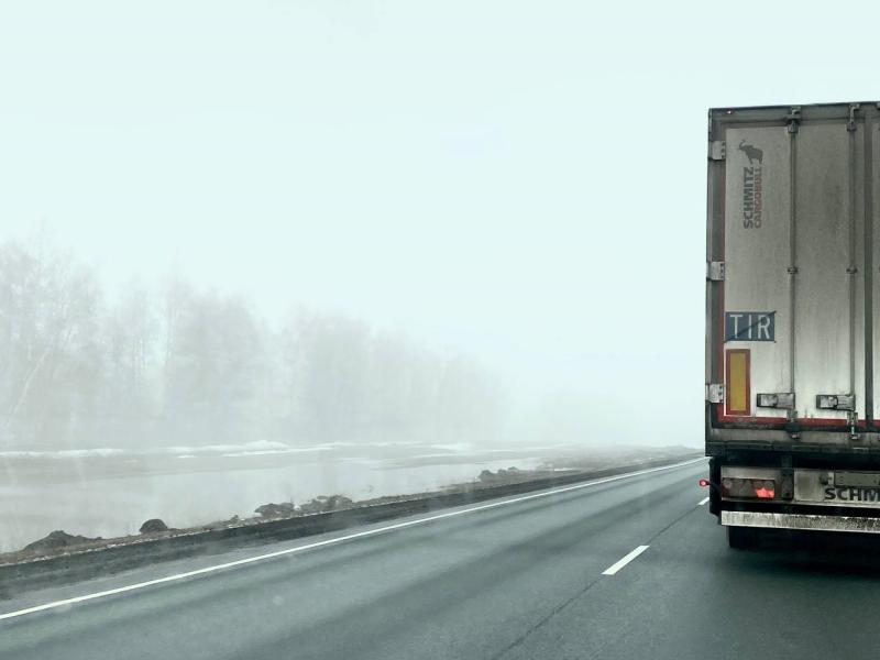 В Самарской области ограничили проезд грузовиков на участке трассы М5