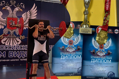 "Всегда мечтал выйти с сыном на пьедестал": самарец Шамиль Гимаев - о победе на чемпионате по силовым видам спорта