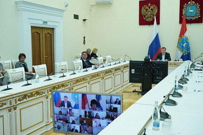 Дмитрий Азаров поручил организовать в детсадах дежурные группы на майские праздники