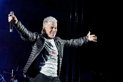 В Самарской области 21 августа 2021 года Газманов выступил в + 40 и рассказал москвичам об аномальной жаре