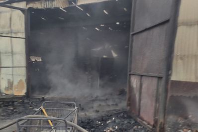 В Самаре потушили пожар в ангаре с пластиком на проспекте Кирова